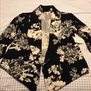 Black and beige floral blazer. SZ:M